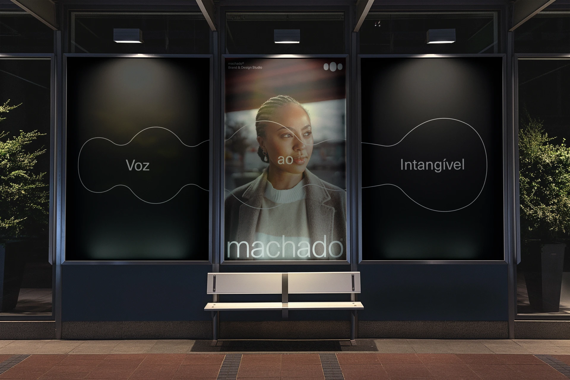 Estúdio Machado - Mupi de Ônibus